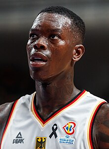 Dennis SCHRÖDER